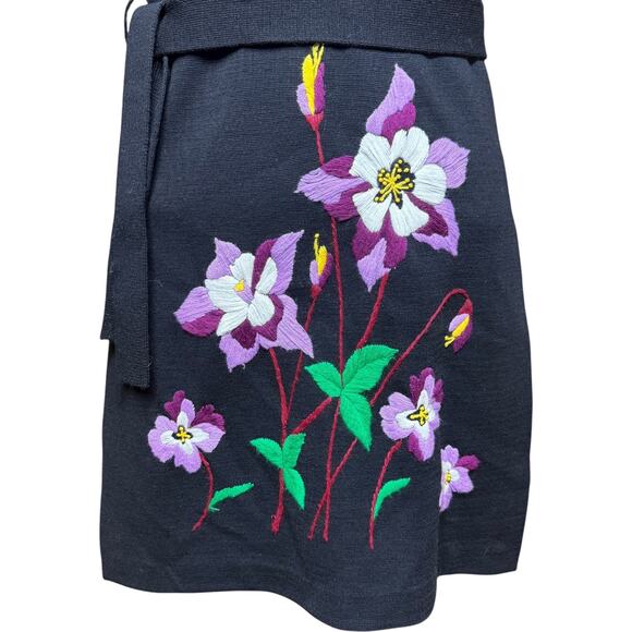 DiCosta 100% Wool Sleeveless Belted Side Slit Tunic Black Embroidered Flower 8 - Picture 2 of 6